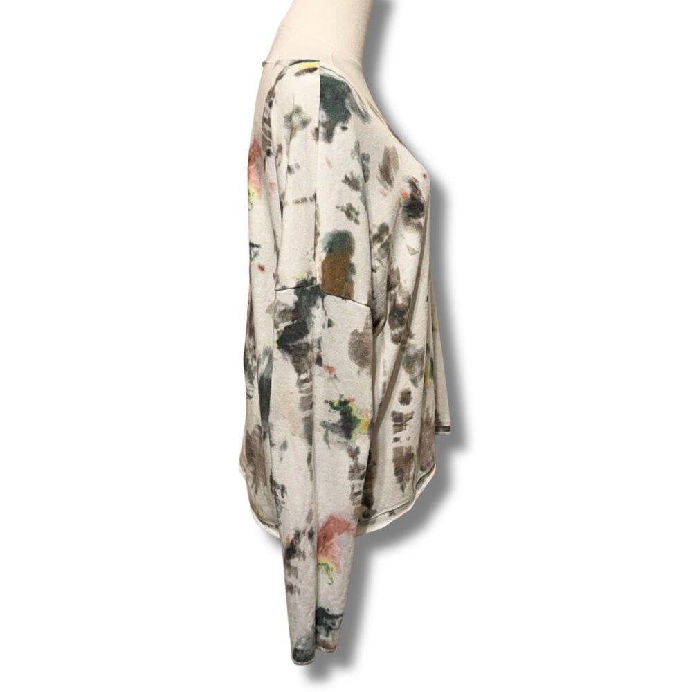 # Charlie B Watercolor Oversized Lightweight Pullover Sweater (L) - Picture 2 of 6